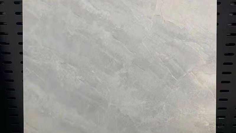 在选择抛光砖时，应注意以下几个方面：